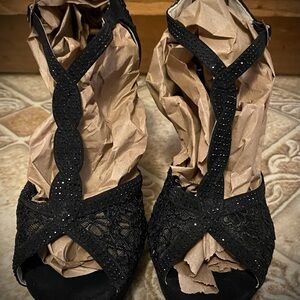 New Women’s Top Moda Black Lace & Sequin Gem High Heels Sz 7 Formal Elegant Shoe